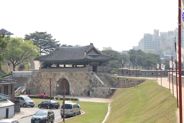 수원 화성 창룡문
