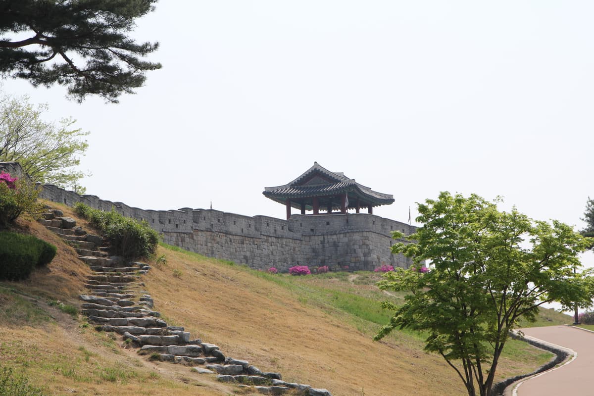 수원 화성 성벽과 누각 Walls and Pavilion of Hwaseong Fortress in Suwon